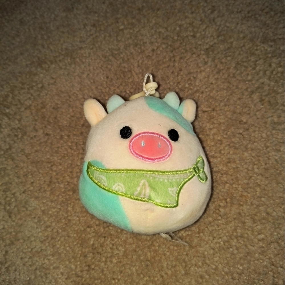 Belena clip Squishmallow blue green white cow accessories